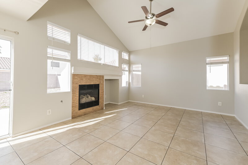 1,950/Mo, 5535 Black Sea Ct North Las Vegas, NV 89031 Family Room View