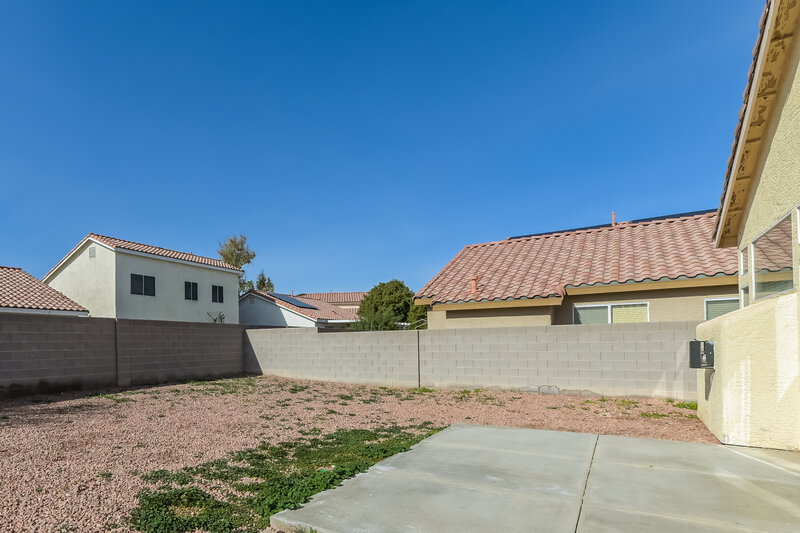 1,950/Mo, 5535 Black Sea Ct North Las Vegas, NV 89031 Rear View