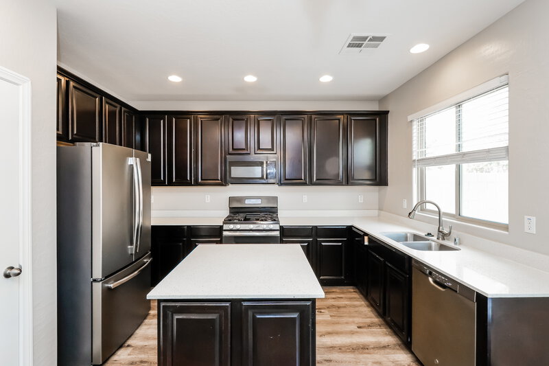 2,095/Mo, 697 Calamus Palm Place Henderson, NV 89011 Kitchen View