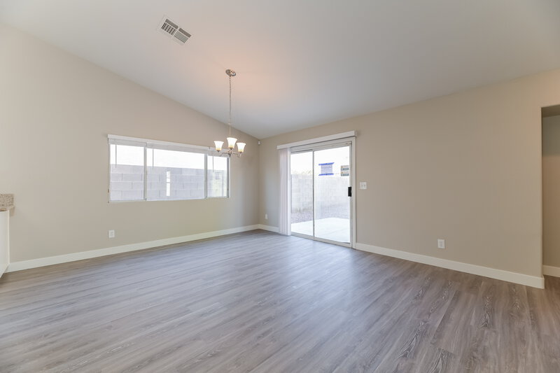 2,810/Mo, 118 Sugarbush Ln North Las Vegas, NV 89031 Dining Room View