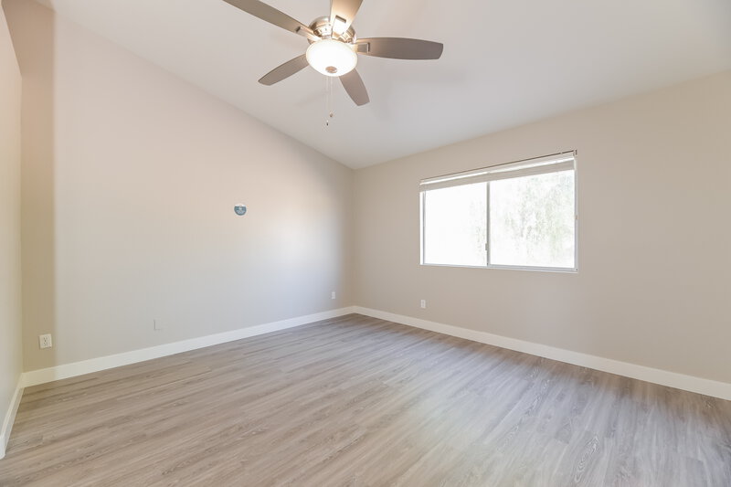 2,810/Mo, 118 Sugarbush Ln North Las Vegas, NV 89031 Main Bedroom View