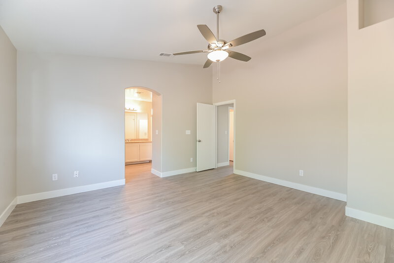 2,810/Mo, 118 Sugarbush Ln North Las Vegas, NV 89031 Main Bedroom View 2