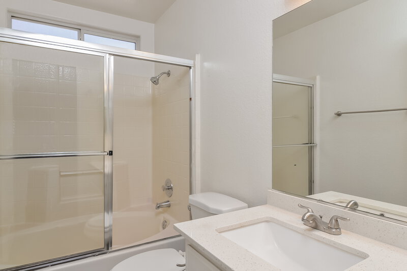 1,965/Mo, 7516 Jockey Avenue Las Vegas, NV 89130 Main Bathroom View