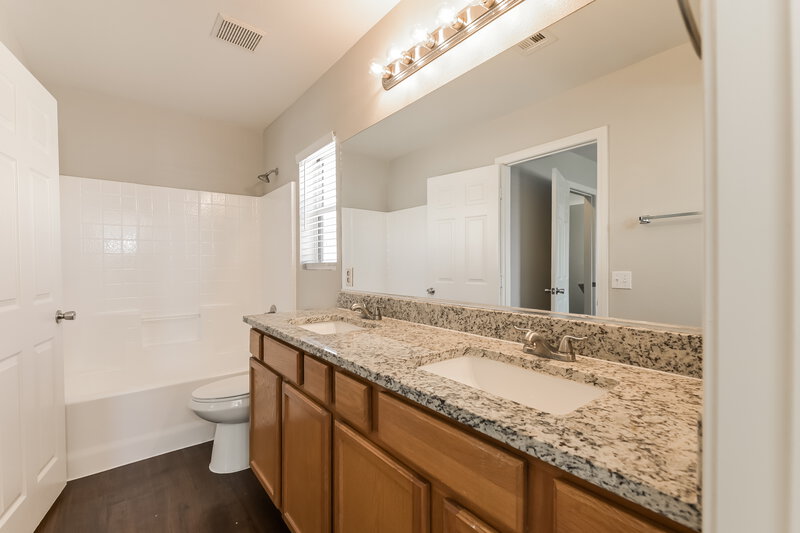 1,950/Mo, 3673 Winter Whitetail Street Las Vegas, NV 89122 Bathroom View