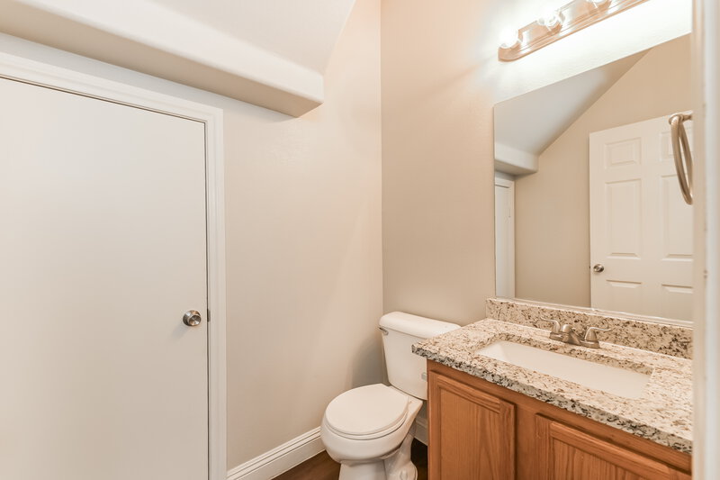1,950/Mo, 3673 Winter Whitetail Street Las Vegas, NV 89122 Bathroom View 2