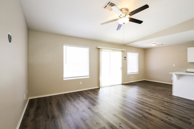 2,215/Mo, 3101 Honeysuckle Ave North Las Vegas, NV 89031 Dining Room View
