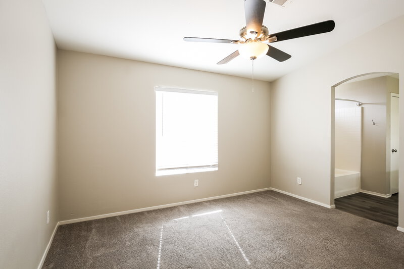 2,215/Mo, 3101 Honeysuckle Ave North Las Vegas, NV 89031 Main Bedroom View 2