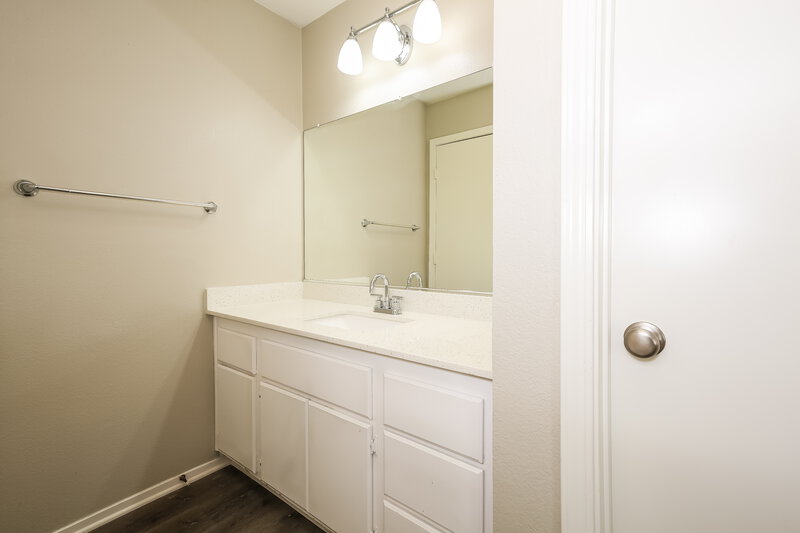 2,215/Mo, 3101 Honeysuckle Ave North Las Vegas, NV 89031 Main Bathroom View