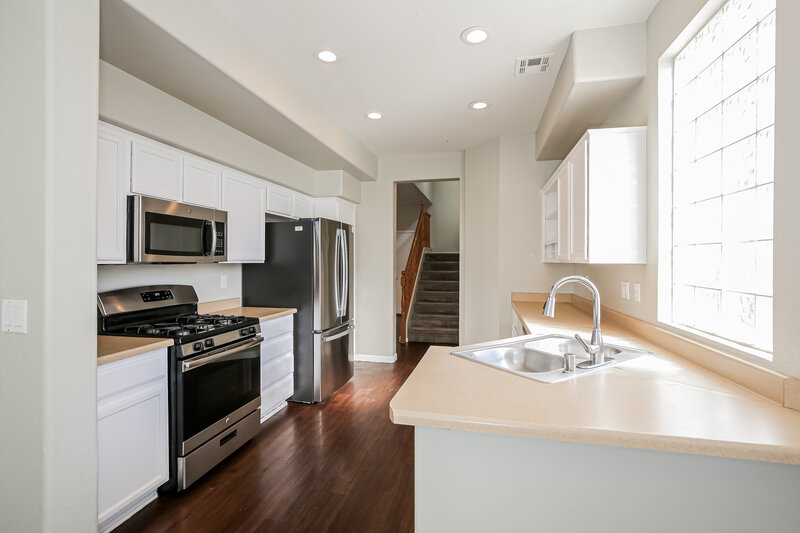 2,165/Mo, 5736 Adanon Street North Las Vegas, NV 89031 Kitchen View