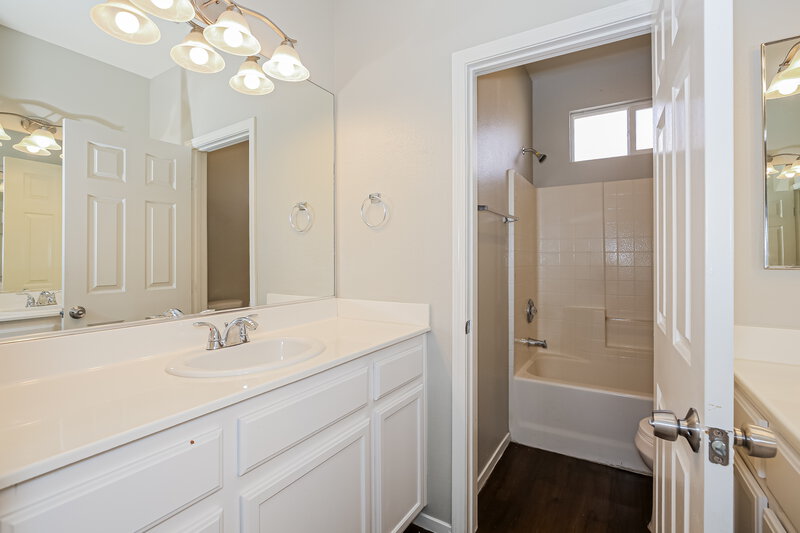 2,165/Mo, 5736 Adanon Street North Las Vegas, NV 89031 Bathroom View