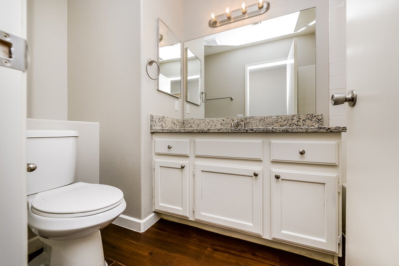1,995/Mo, 1322 Fiesta Grande Court North Las Vegas, NV 89031 Bathroom View