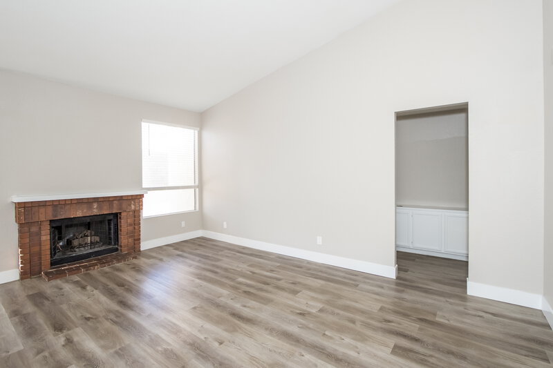 2,005/Mo, 1408 Harmony Hill Dr Henderson, NV 89014 Living Room View 2