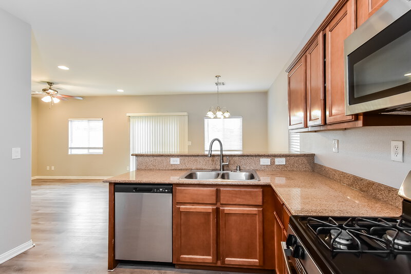 1,895/Mo, 6226 Port Astoria Court Las Vegas, NV 89122 Kitchen View 2