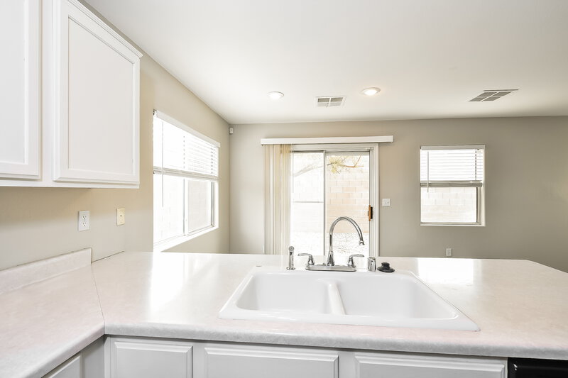 2,860/Mo, 10381 Adrianna Avenue Las Vegas, NV 89129 Kitchen View 2