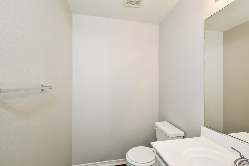 2,860/Mo, 10381 Adrianna Avenue Las Vegas, NV 89129 Bathroom View