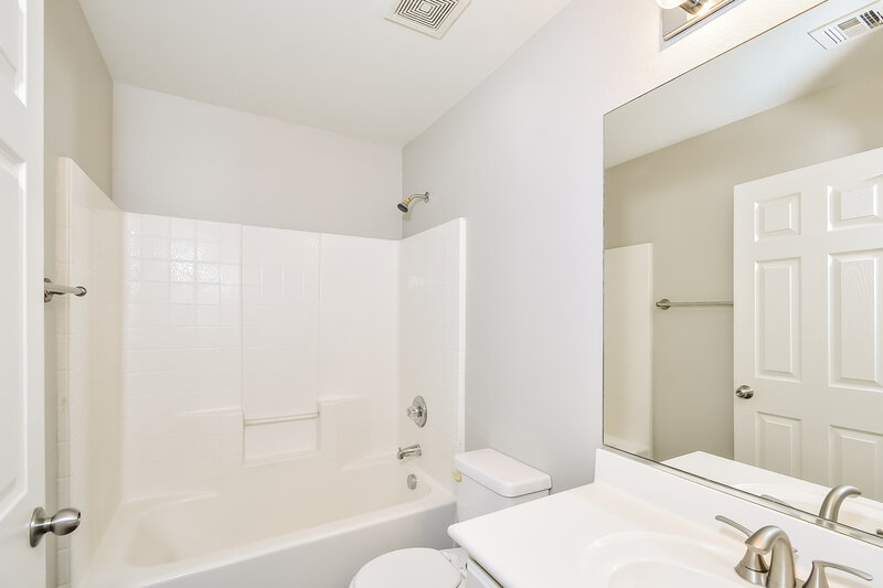 2,860/Mo, 10381 Adrianna Avenue Las Vegas, NV 89129 Bathroom View 2