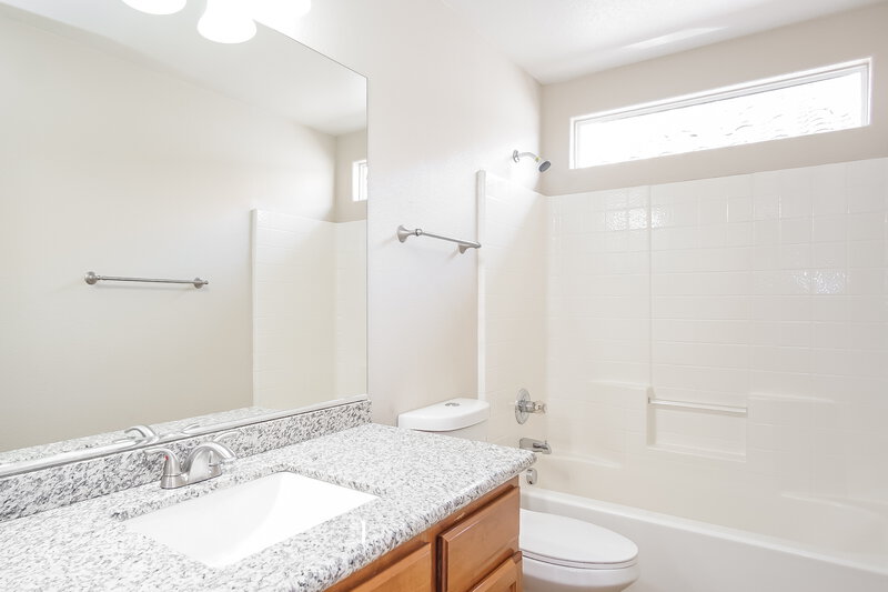 1,790/Mo, 5862 Rainbow Bridge Drive Las Vegas, NV 89142 Bathroom View