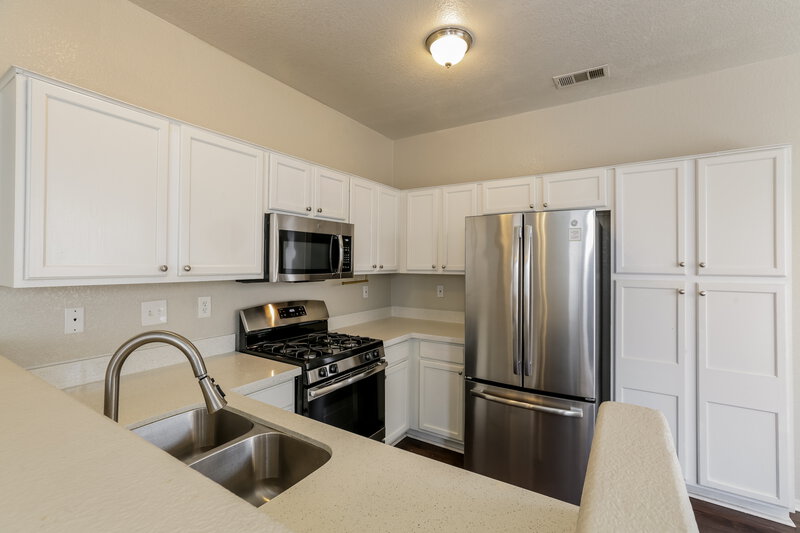 1,695/Mo, 2707 Positive Court North Las Vegas, NV 89031 Kitchen View 2