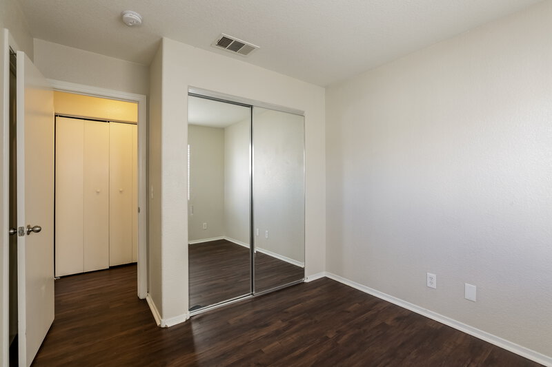 1,695/Mo, 2707 Positive Court North Las Vegas, NV 89031 Bedroom View 4