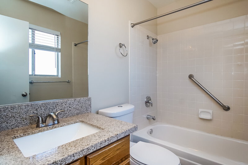 1,960/Mo, 396 Newbury Court Henderson, NV 89015 Bathroom View