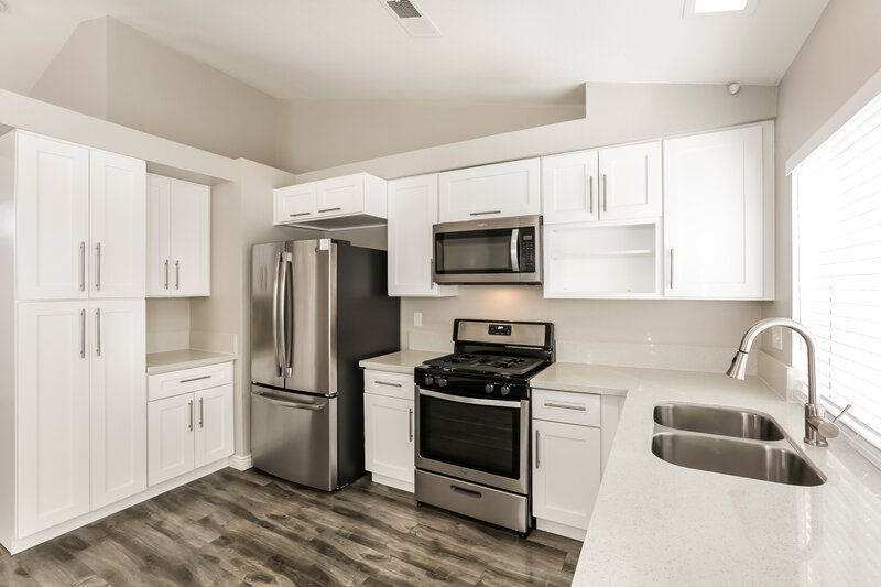 2,190/Mo, 5917 Hornbrook Ct Las Vegas, NV 89130 Kitchen View 2