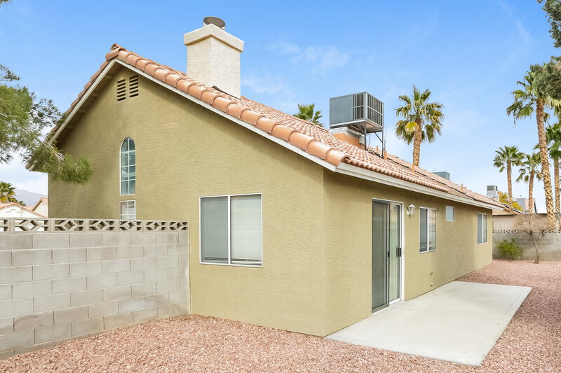 2,190/Mo, 5917 Hornbrook Ct Las Vegas, NV 89130 Rear View