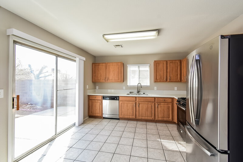 1,980/Mo, 5244 Jose Ernesto Street North Las Vegas, NV 89031 Kitchen View