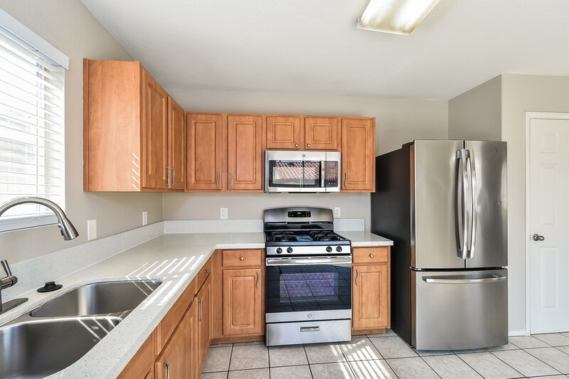 1,980/Mo, 5244 Jose Ernesto Street North Las Vegas, NV 89031 Kitchen View 2