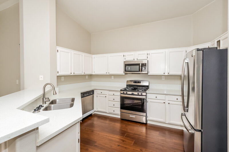 2,055/Mo, 1831 Featherbrook Ave North Las Vegas, NV 89031 Kitchen View