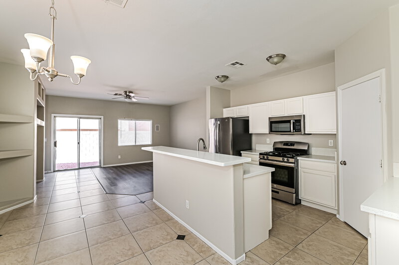 2,140/Mo, 5912 Crumbling Ridge Street Henderson, NV 89011 Kitchen View 2