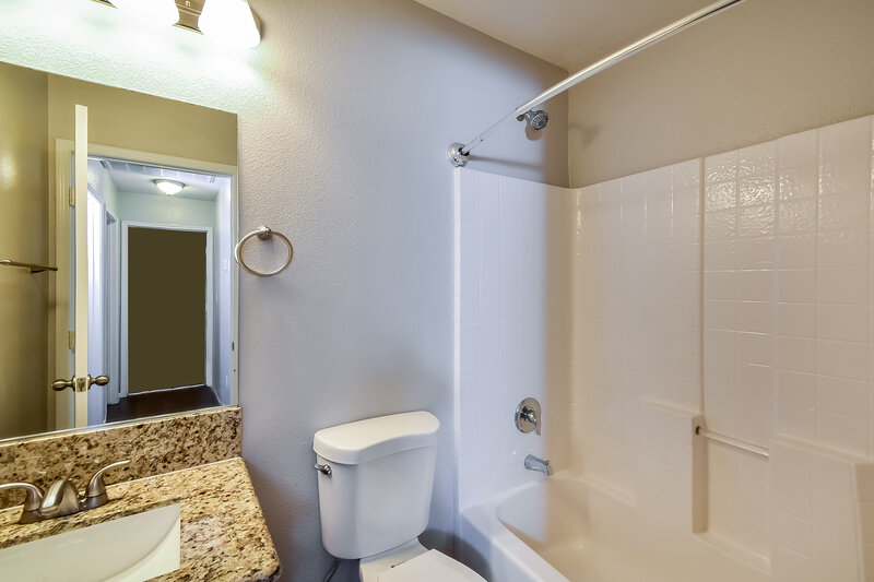 1,880/Mo, 5084 Jewel Canyon Drive Las Vegas, NV 89122 Bathroom View
