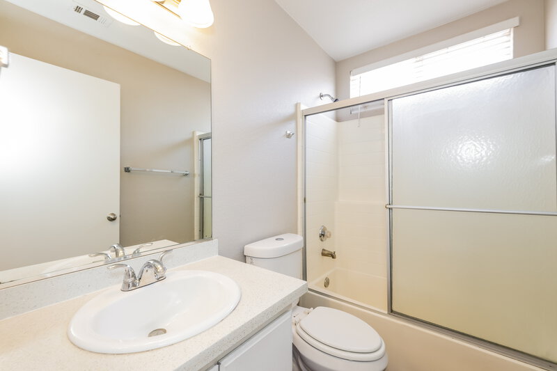 1,875/Mo, 5323 Sable Court North Las Vegas, NV 89031 Bathroom View