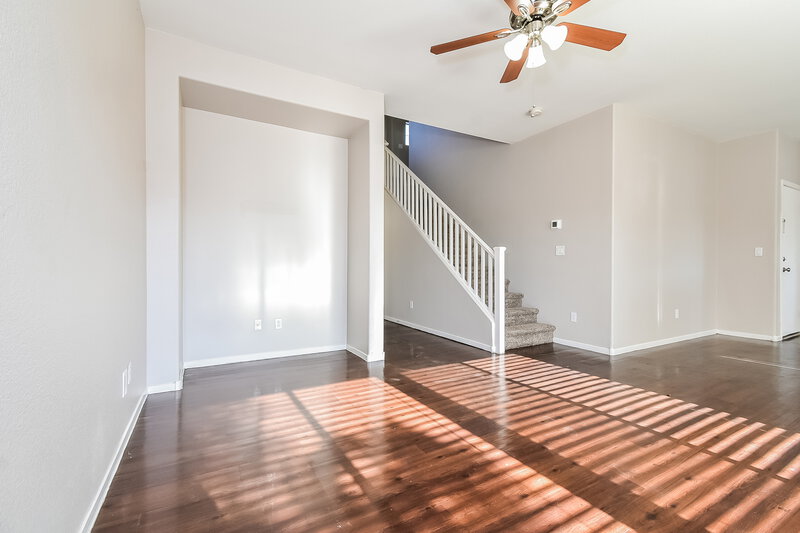 2,015/Mo, 6226 Standing Elm St North Las Vegas, NV 89081 Living Room View 2
