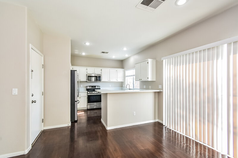 2,015/Mo, 6226 Standing Elm St North Las Vegas, NV 89081 Dining Room View