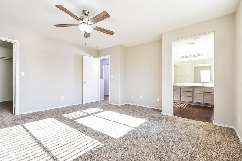 2,015/Mo, 6226 Standing Elm St North Las Vegas, NV 89081 Main Bedroom View 2