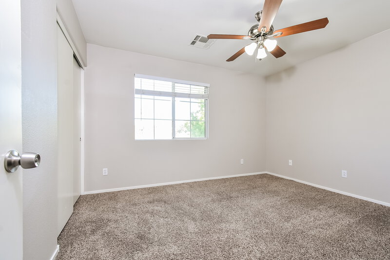 2,015/Mo, 6226 Standing Elm St North Las Vegas, NV 89081 Bedroom View 2