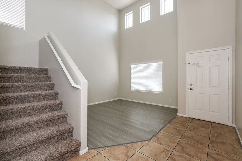 2,350/Mo, 5340 Chino Heights St North Las Vegas, NV 89081 Foyer View