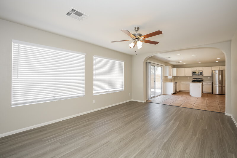 2,350/Mo, 5340 Chino Heights St North Las Vegas, NV 89081 Dining Room View 2