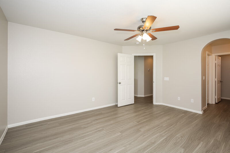 2,350/Mo, 5340 Chino Heights St North Las Vegas, NV 89081 Master Bedroom View 2