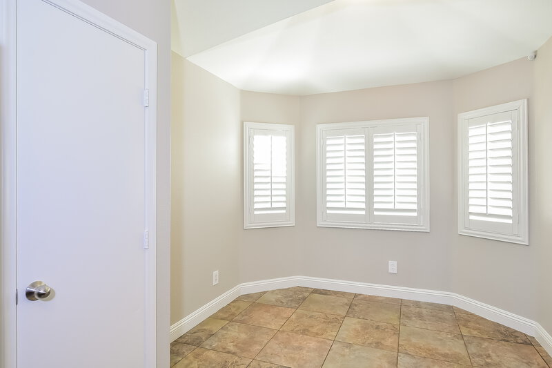 1,860/Mo, 4842 Drifting Pebble St North Las Vegas, NV 89081 Dining Room View