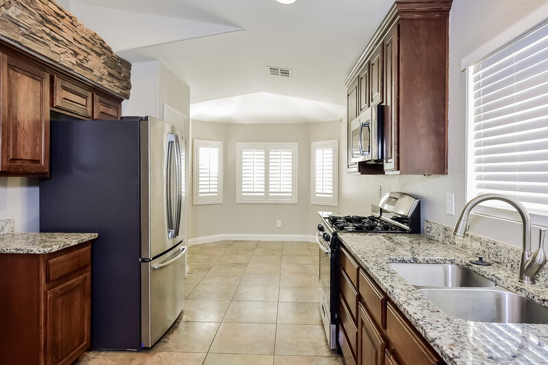 1,860/Mo, 4842 Drifting Pebble St North Las Vegas, NV 89081 Kitchen View
