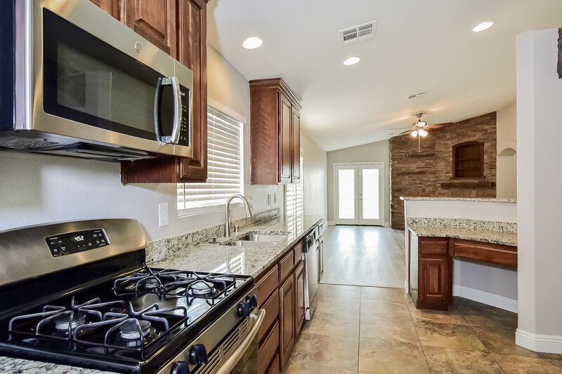 1,860/Mo, 4842 Drifting Pebble St North Las Vegas, NV 89081 Kitchen View 2