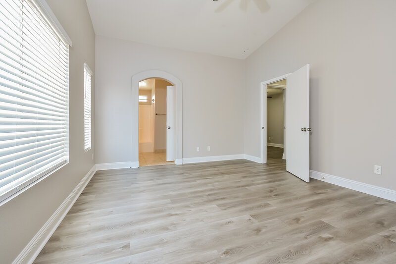 1,860/Mo, 4842 Drifting Pebble St North Las Vegas, NV 89081 Main Bedroom View 2