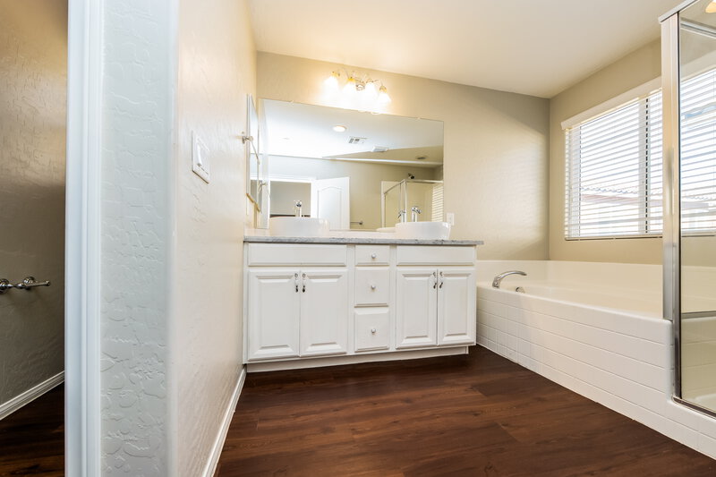 2,095/Mo, 4505 Harbison Canyon Court Las Vegas, NV 89130 Main Bathroom View