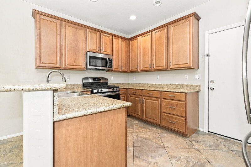 2,320/Mo, 9333 Flowering Tulip Ave Las Vegas, NV 89166 Kitchen View