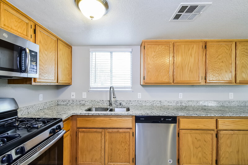 2,160/Mo, 6017 Pebble Grey Lane Las Vegas, NV 89130 Kitchen View 2
