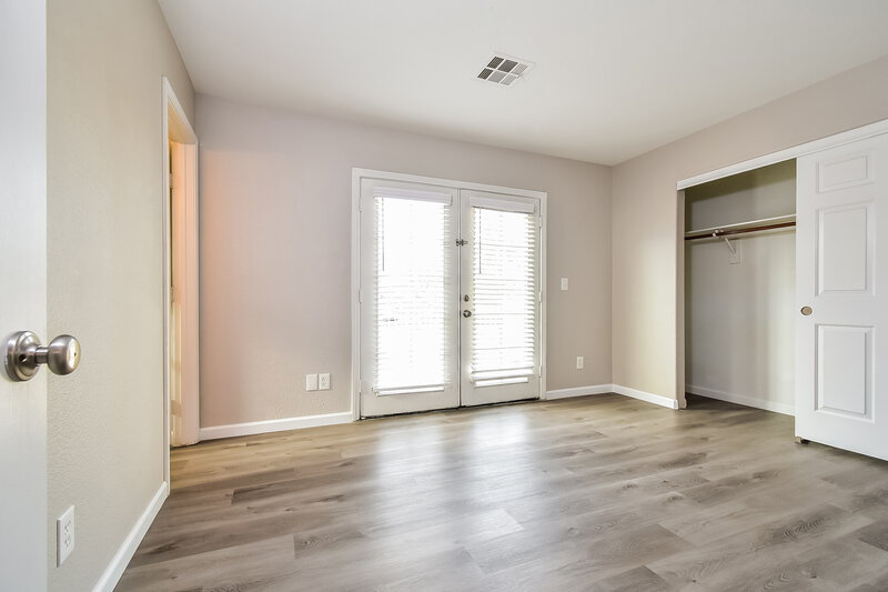 2,160/Mo, 6017 Pebble Grey Lane Las Vegas, NV 89130 Main Bedroom View 2
