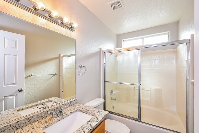 2,160/Mo, 6017 Pebble Grey Lane Las Vegas, NV 89130 Main Bathroom View
