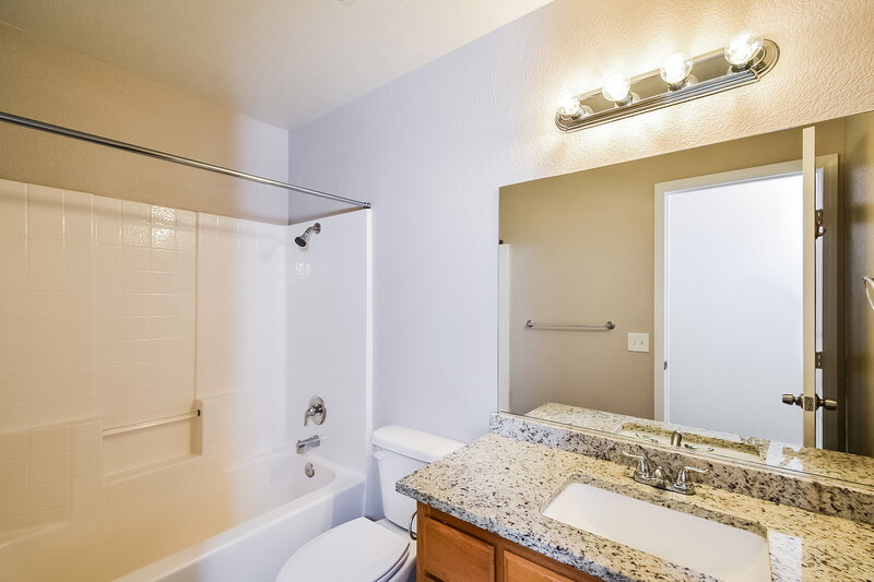 2,160/Mo, 6017 Pebble Grey Lane Las Vegas, NV 89130 Bathroom View 2