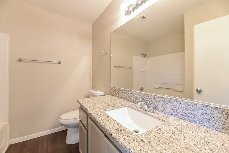 1,665/Mo, 3227 Lost Mesa Ct North Las Vegas, NV 89031 Main Bathroom View